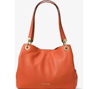 ⭐️Michael Kors Raven⭐️